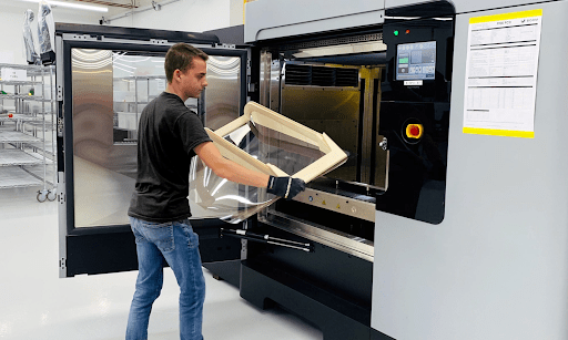 Stratasys Fortus 900 Large-Format 3D printer:Courtesy- Stratasys