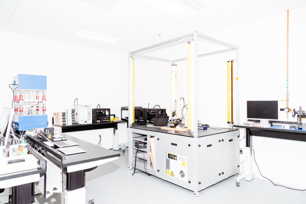 Even in 2015 Apple was already using a multitude of 3D printers including MakerBot in their product testing labs. Courtesy: 3dprint.com