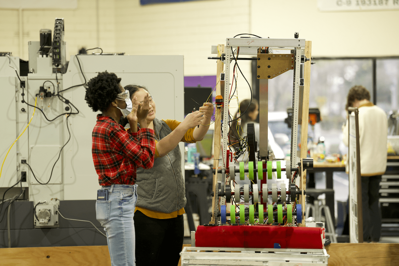 Si Se Puede's STEM Center offers students a place to build and test their projects.