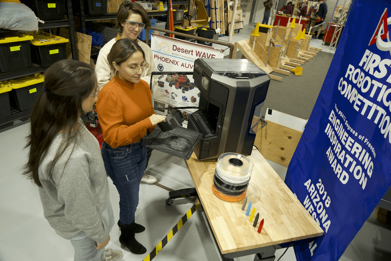 Si Se Puede has over 30 teams using its STEM Center.